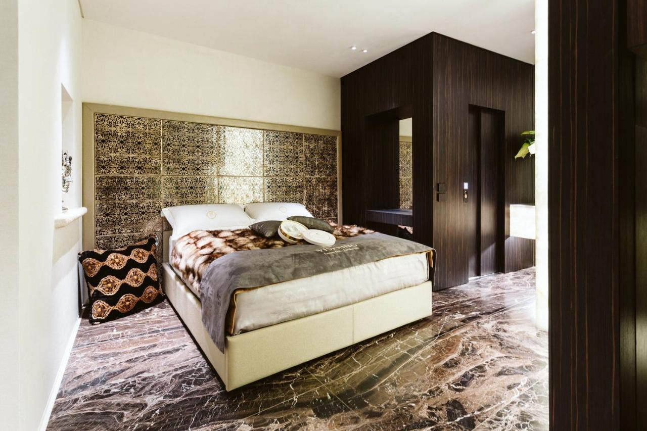 The Harbour - Luxury Living Bed and Breakfast Trani Eksteriør billede
