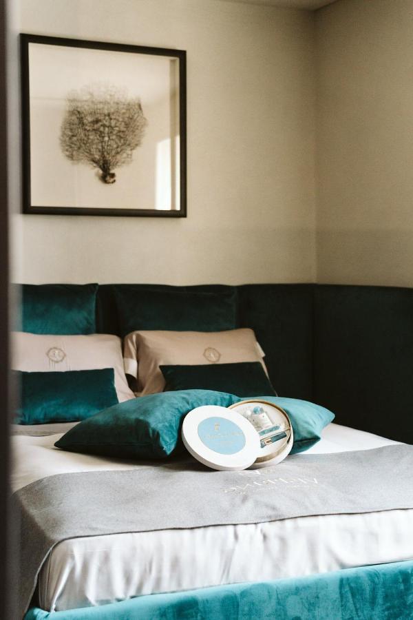 The Harbour - Luxury Living Bed and Breakfast Trani Eksteriør billede